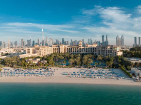  Four Seasons Resort Dubai at Jumeirah Beach  Дубай